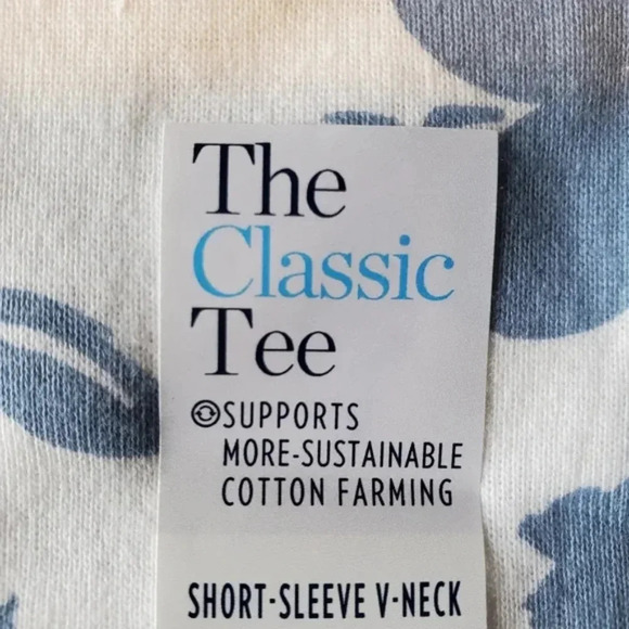 CROFT & BARROW | Essential V-Neck T-Shirt in White & Blue Floral sz 1X - Picture 4 of 8